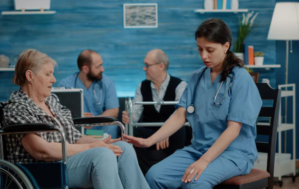 Wege zu einer würdevollen und besseren Pflege im Alter